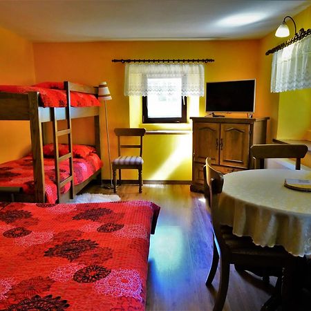 Apartmaji Pr-Gujlu Sela Nad Podmelcem 5220 Tolmin Podmelec Zewnętrze zdjęcie