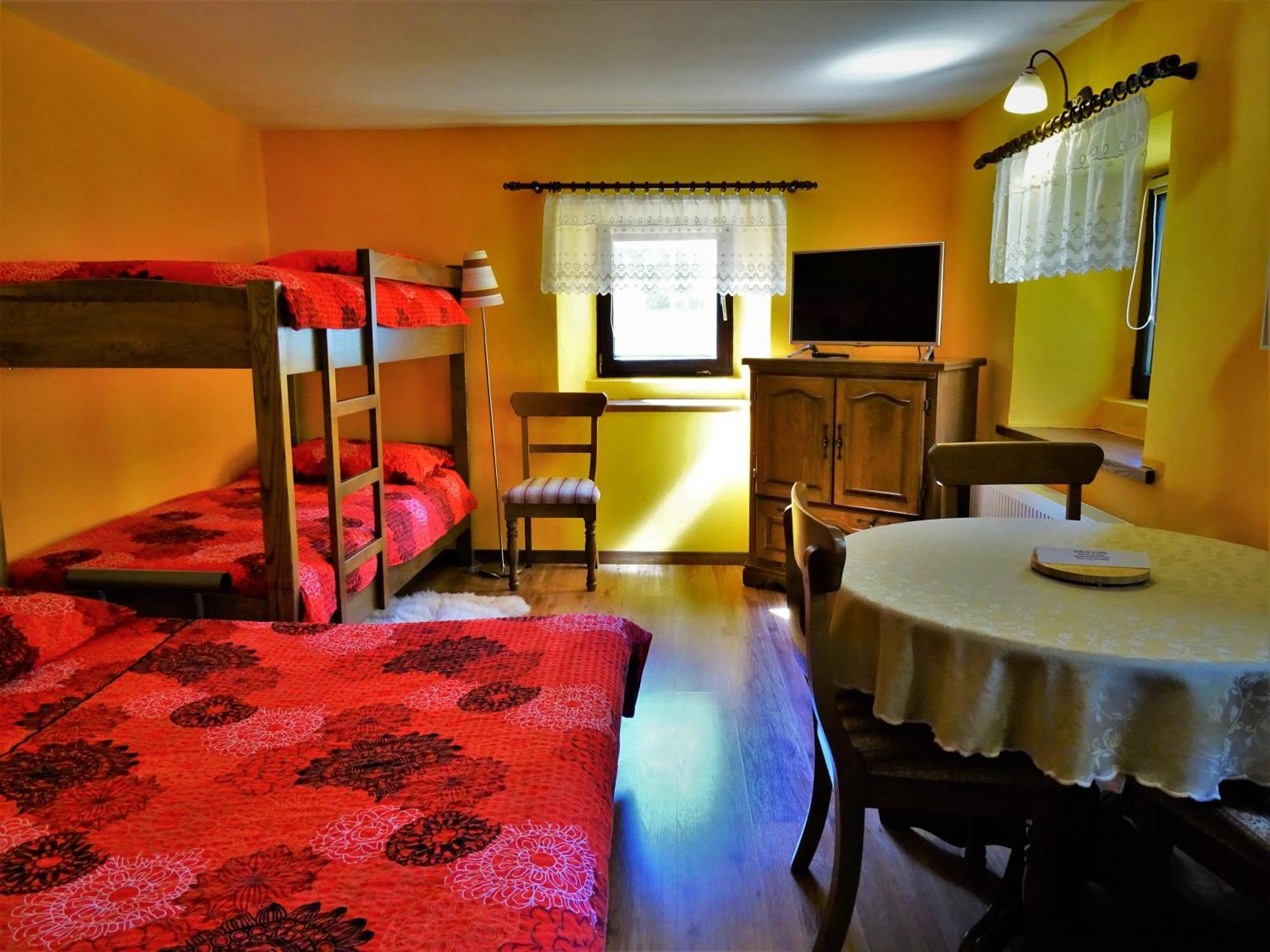 Apartmaji Pr-Gujlu Sela Nad Podmelcem 5220 Tolmin Podmelec Zewnętrze zdjęcie